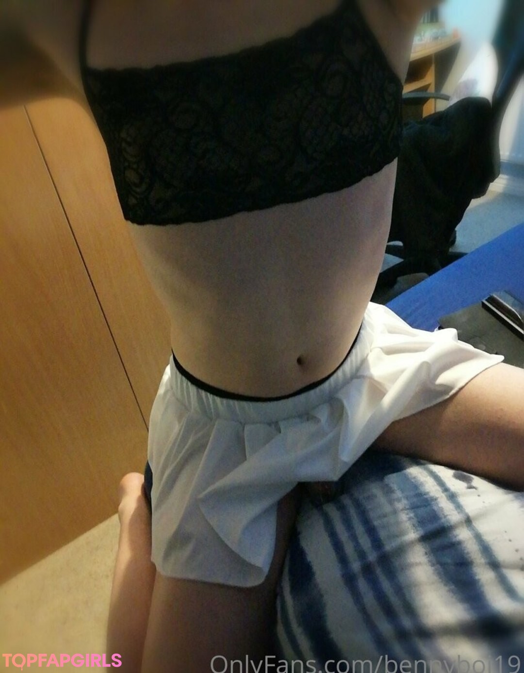 Foto desnuda filtrada de OnlyFans de Bennyboi19 #54 Foto desnuda filtrada de OnlyFans de Bennyboi19 #54