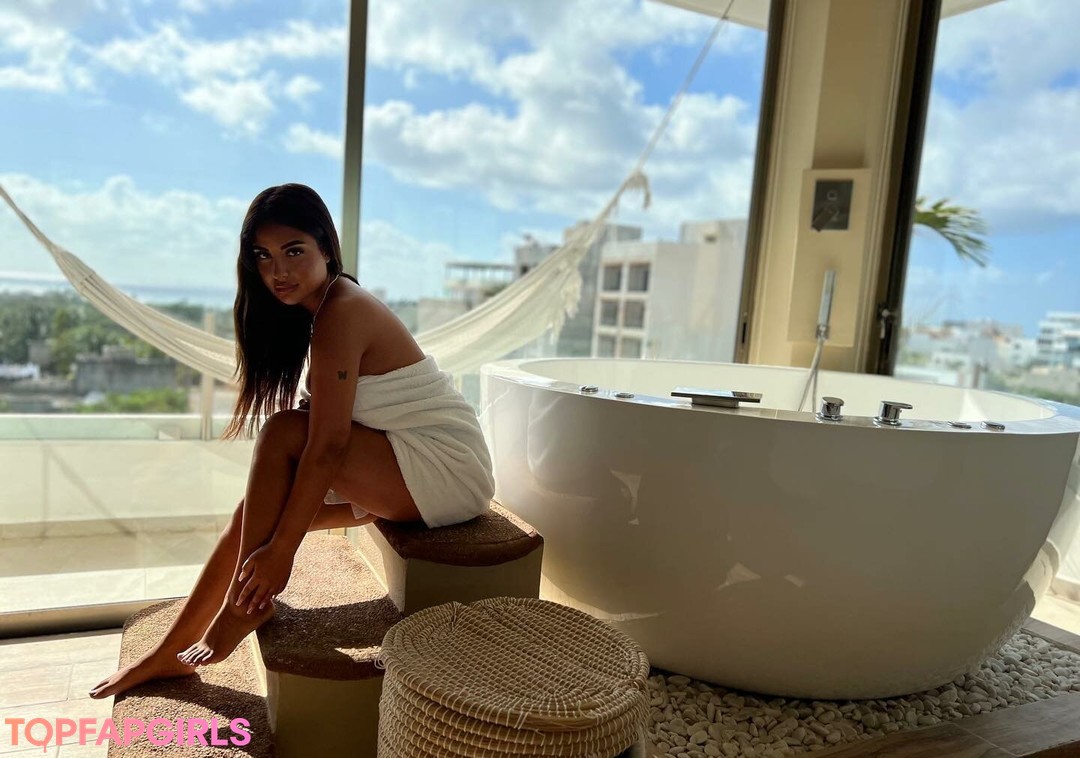 Foto desnuda filtrada de OnlyFans de Helia Soltani #61 Foto desnuda filtrada de OnlyFans de Helia Soltani #61