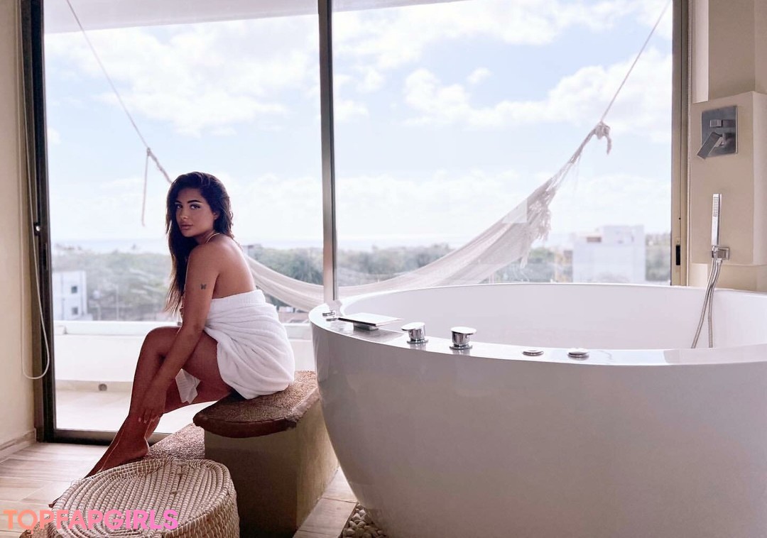 Foto desnuda filtrada de OnlyFans de Helia Soltani #64 Foto desnuda filtrada de OnlyFans de Helia Soltani #64