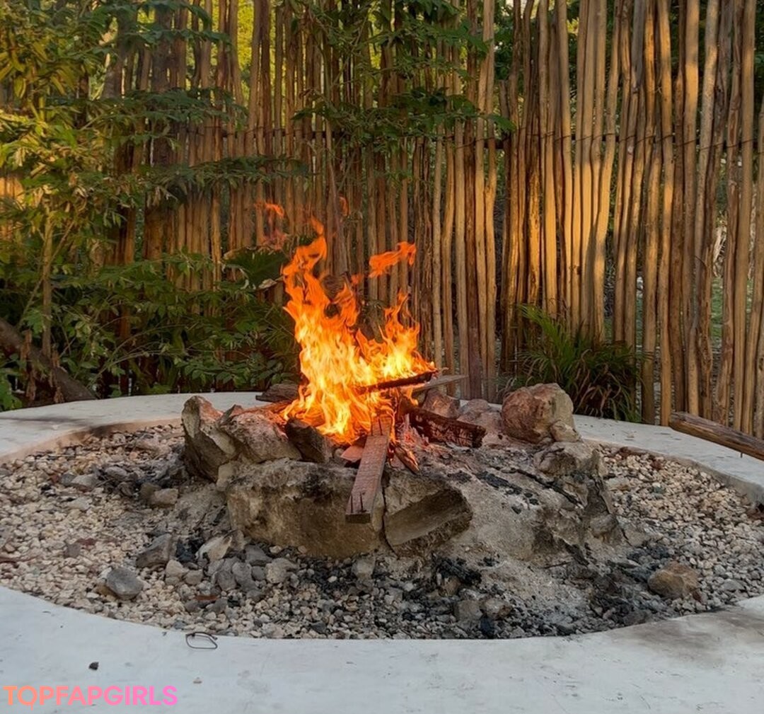 Foto desnuda filtrada de OnlyFans de Helia Soltani #71 Foto desnuda filtrada de OnlyFans de Helia Soltani #71