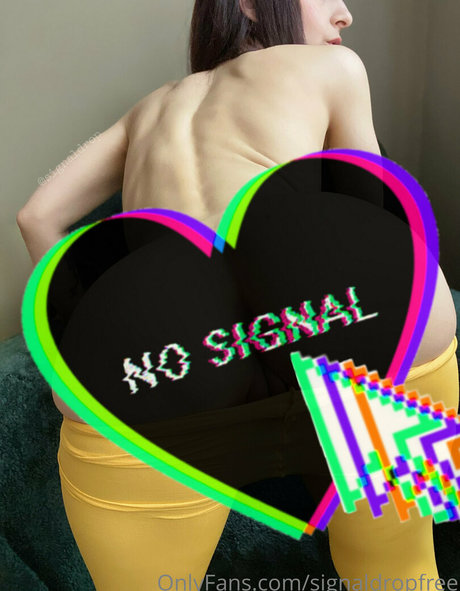 Foto desnuda filtrada de OnlyFans de Signaldropfree