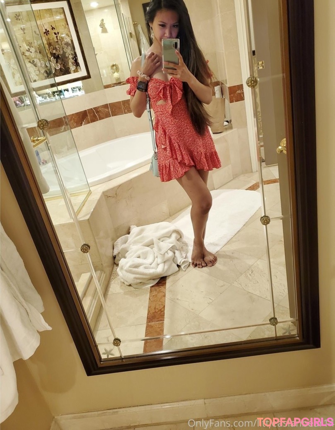 Foto desnuda filtrada de OnlyFans de Juicypinaypple #8 Foto desnuda filtrada de OnlyFans de Juicypinaypple #8