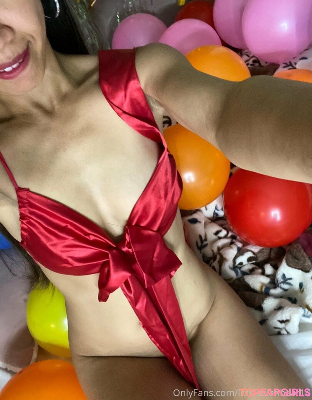 Foto desnuda filtrada de OnlyFans de Juicypinaypple #90 Foto desnuda filtrada de OnlyFans de Juicypinaypple #90