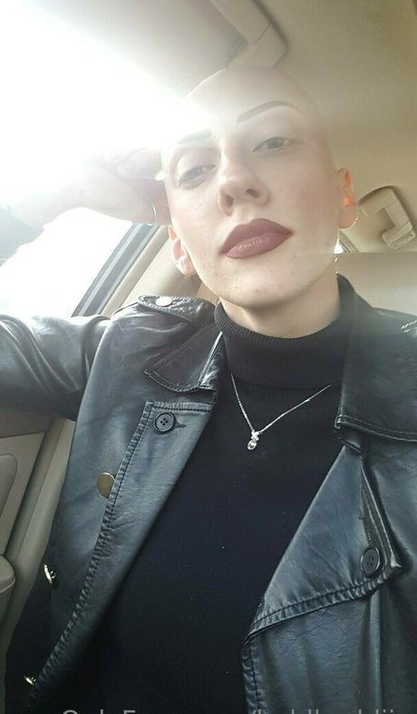 Baldbaddiie