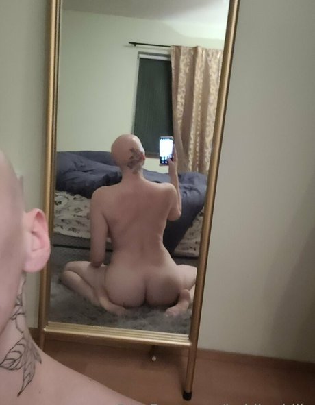 Foto desnuda filtrada de OnlyFans de Baldbaddiie