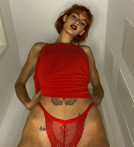Favouriteredheadbella