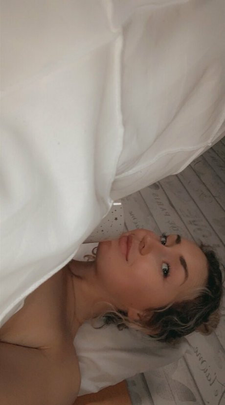 Foto desnuda filtrada de OnlyFans de Bigbadbee