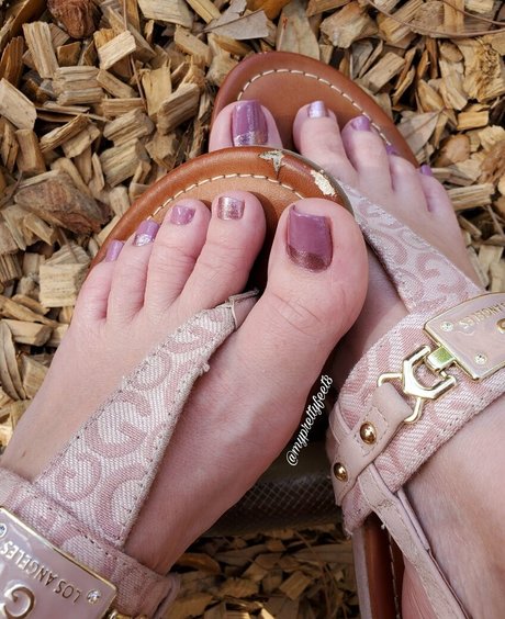 Foto desnuda filtrada de OnlyFans de Myprettyfeet8free