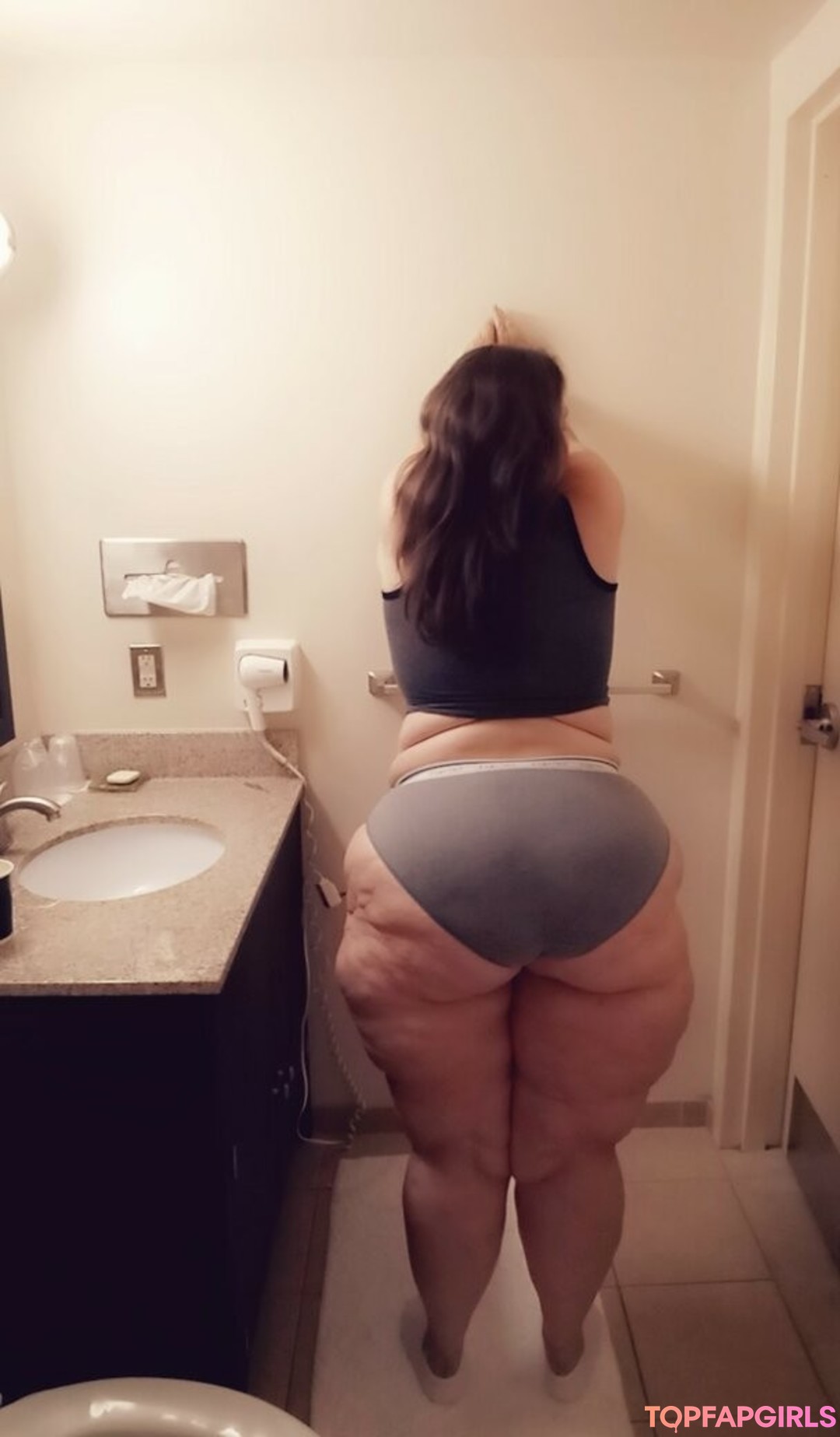 Foto desnuda filtrada de OnlyFans de Kourtneycakes #608 Foto desnuda filtrada de OnlyFans de Kourtneycakes #608