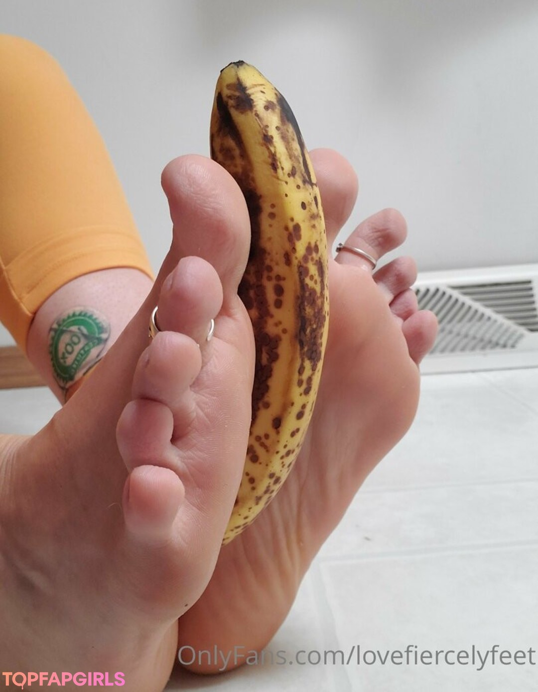 Foto desnuda filtrada de OnlyFans de Lovefiercelyfeet #28 Foto desnuda filtrada de OnlyFans de Lovefiercelyfeet #28