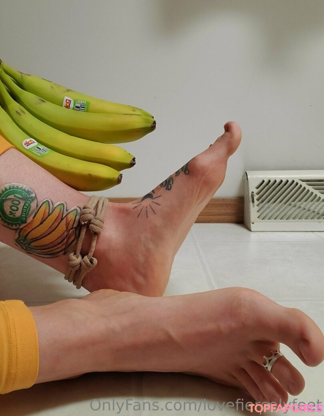 Foto desnuda filtrada de OnlyFans de Lovefiercelyfeet #38 Foto desnuda filtrada de OnlyFans de Lovefiercelyfeet #38