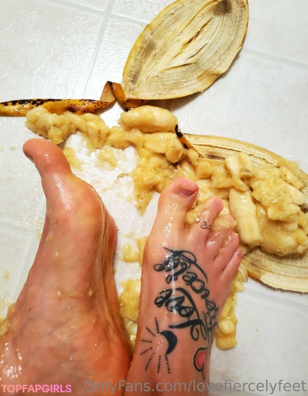 Foto desnuda filtrada de OnlyFans de Lovefiercelyfeet #41 Foto desnuda filtrada de OnlyFans de Lovefiercelyfeet #41