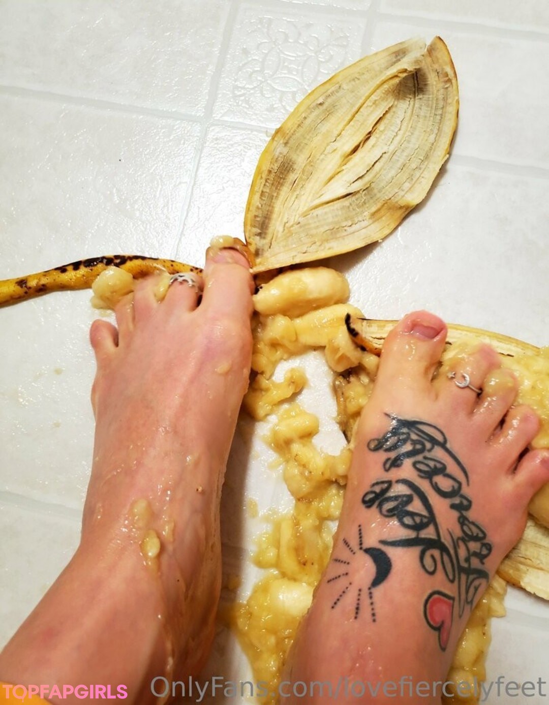 Foto desnuda filtrada de OnlyFans de Lovefiercelyfeet #42 Foto desnuda filtrada de OnlyFans de Lovefiercelyfeet #42