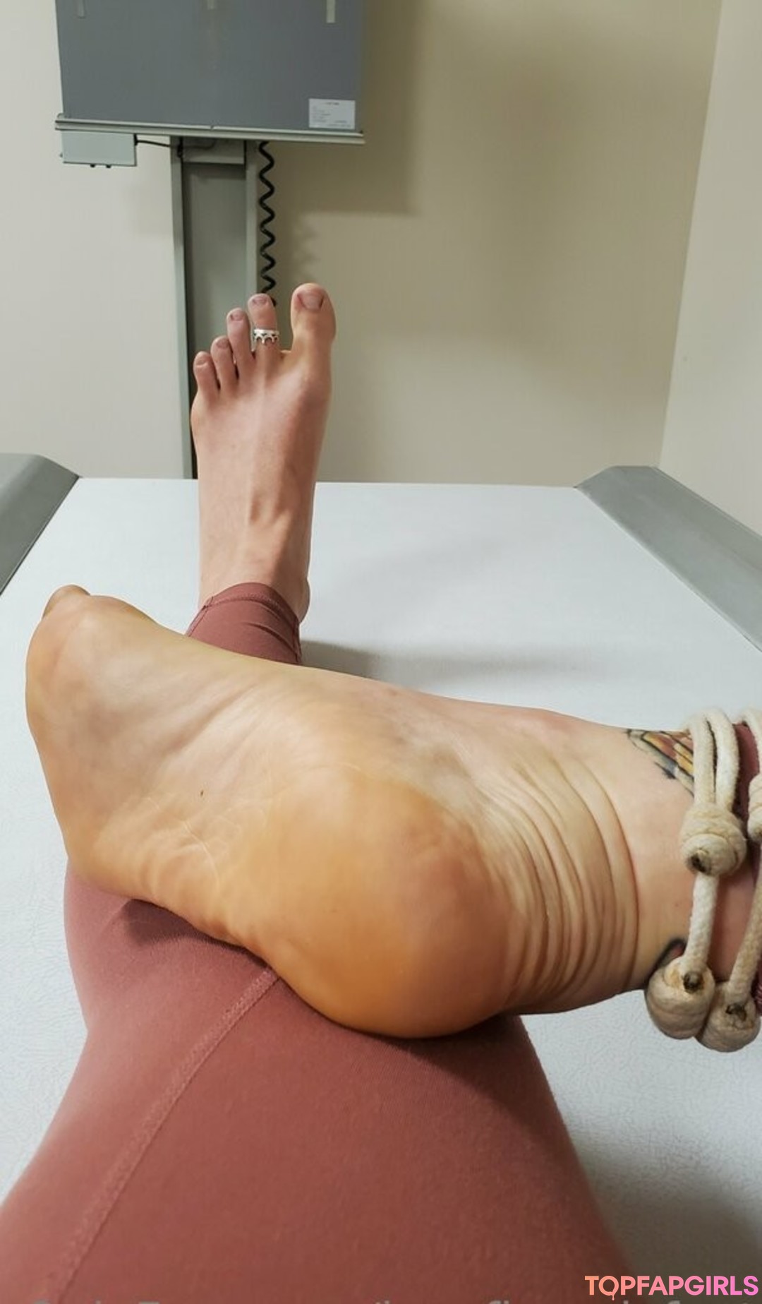 Foto desnuda filtrada de OnlyFans de Lovefiercelyfeet #44 Foto desnuda filtrada de OnlyFans de Lovefiercelyfeet #44