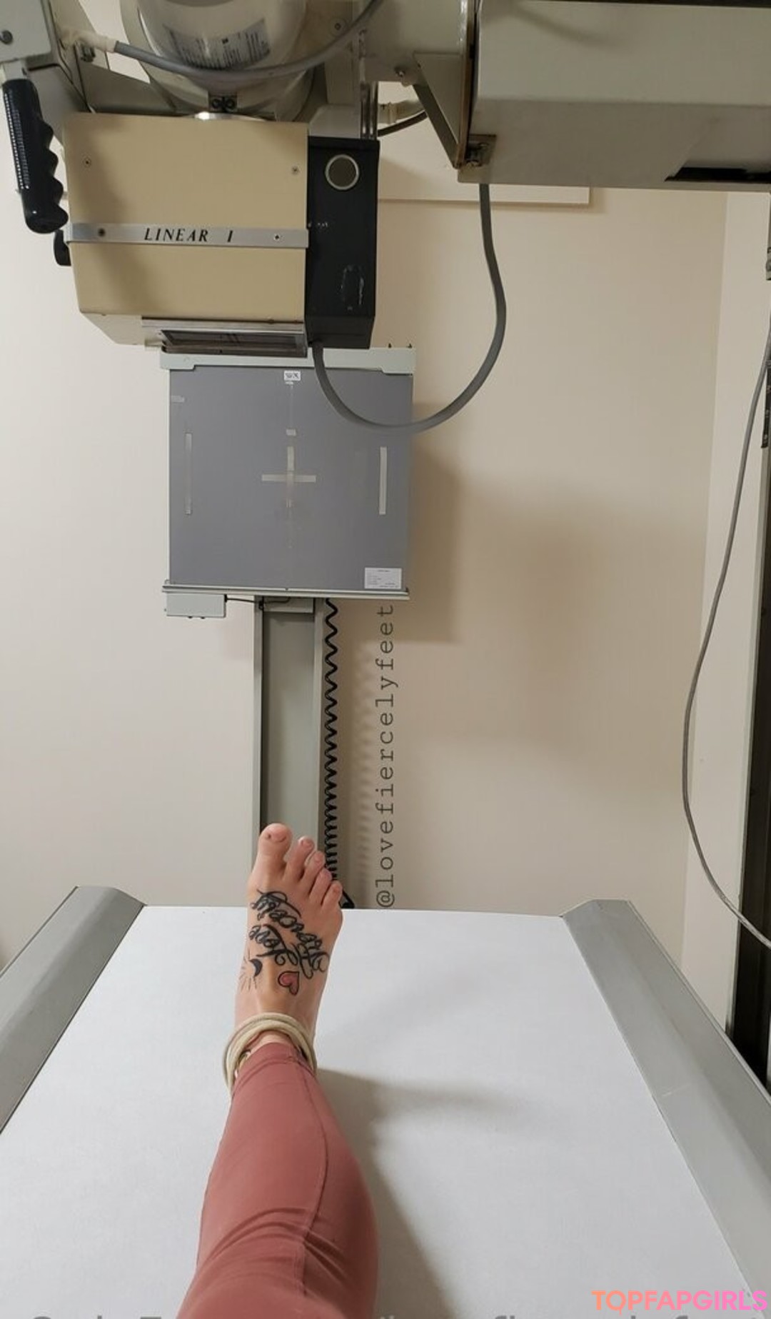 Foto desnuda filtrada de OnlyFans de Lovefiercelyfeet #47 Foto desnuda filtrada de OnlyFans de Lovefiercelyfeet #47