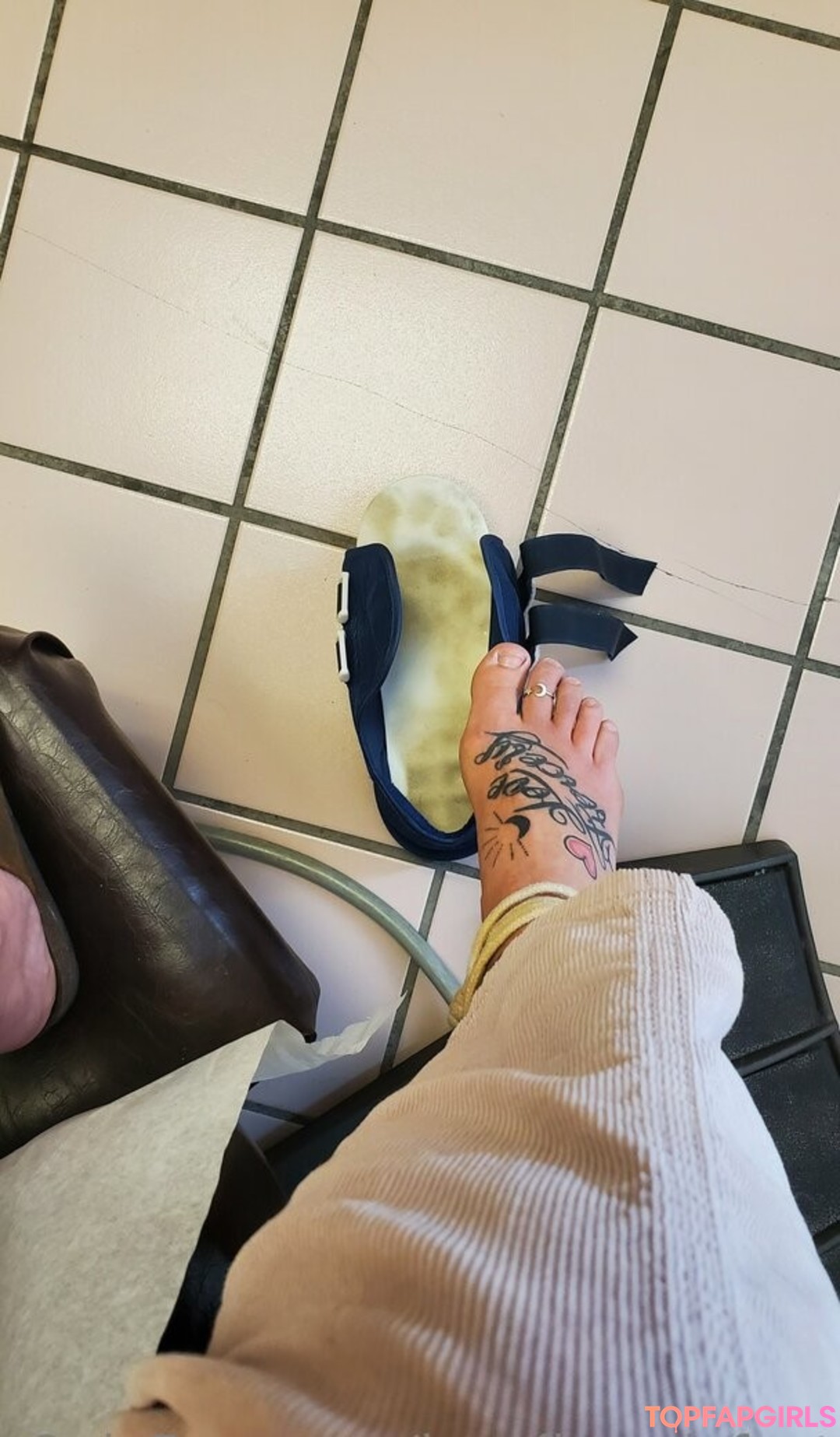 Foto desnuda filtrada de OnlyFans de Lovefiercelyfeet #48 Foto desnuda filtrada de OnlyFans de Lovefiercelyfeet #48