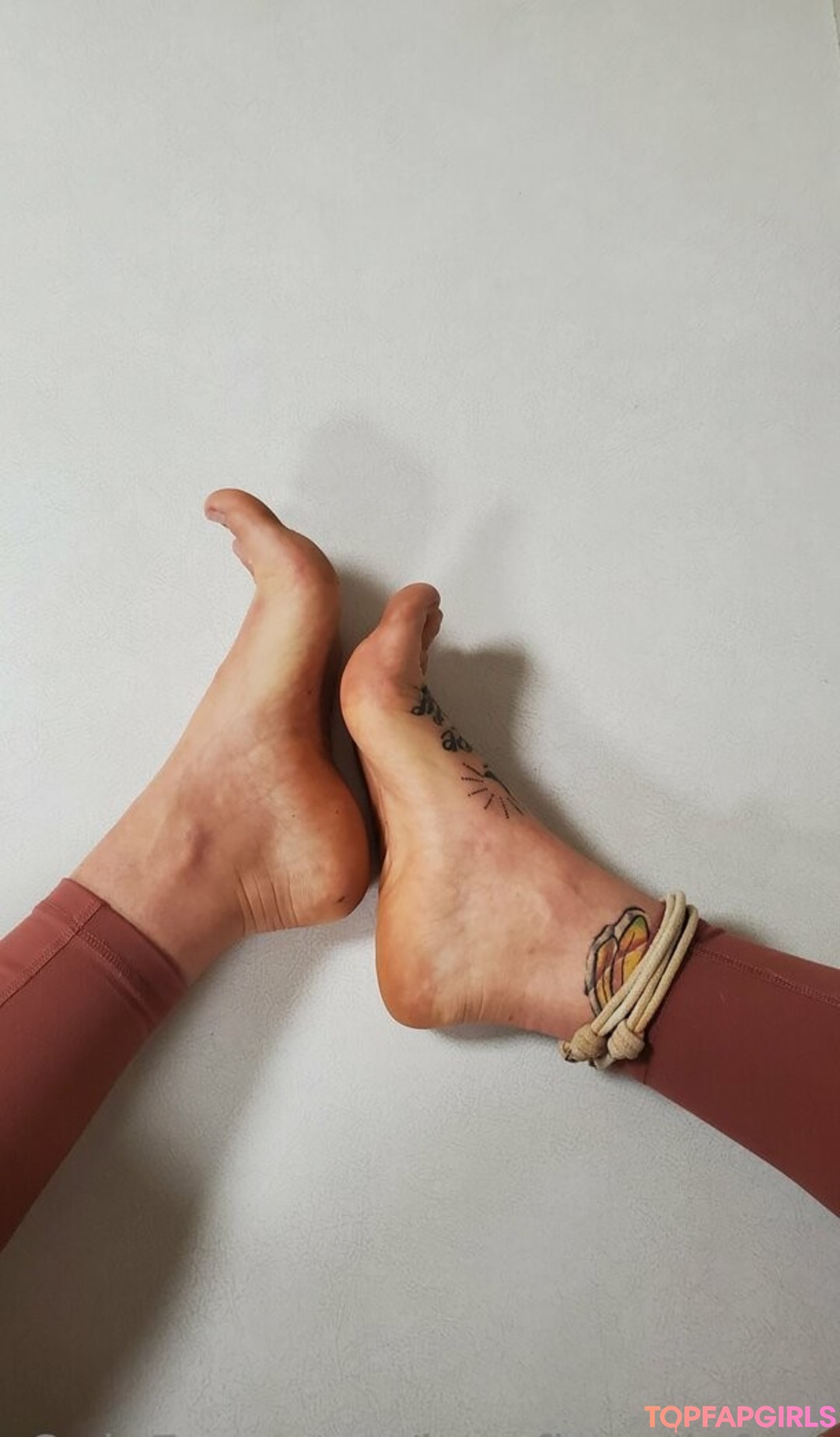 Foto desnuda filtrada de OnlyFans de Lovefiercelyfeet #51 Foto desnuda filtrada de OnlyFans de Lovefiercelyfeet #51