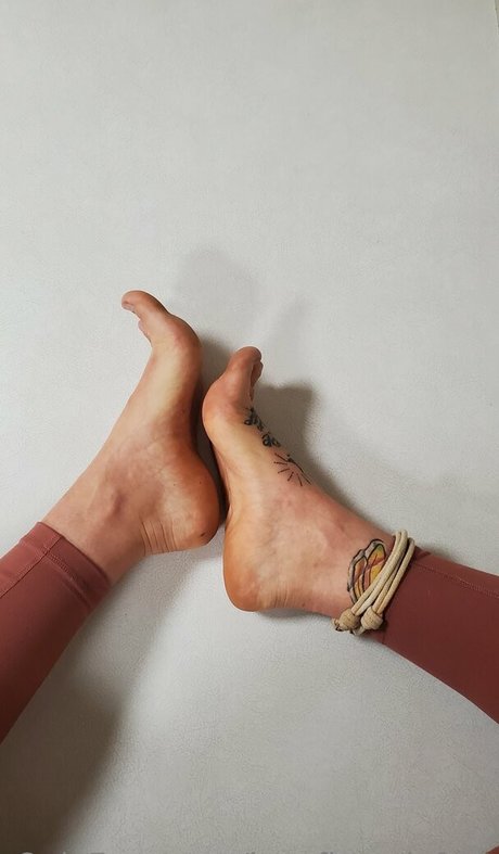 Foto desnuda filtrada de OnlyFans de Lovefiercelyfeet