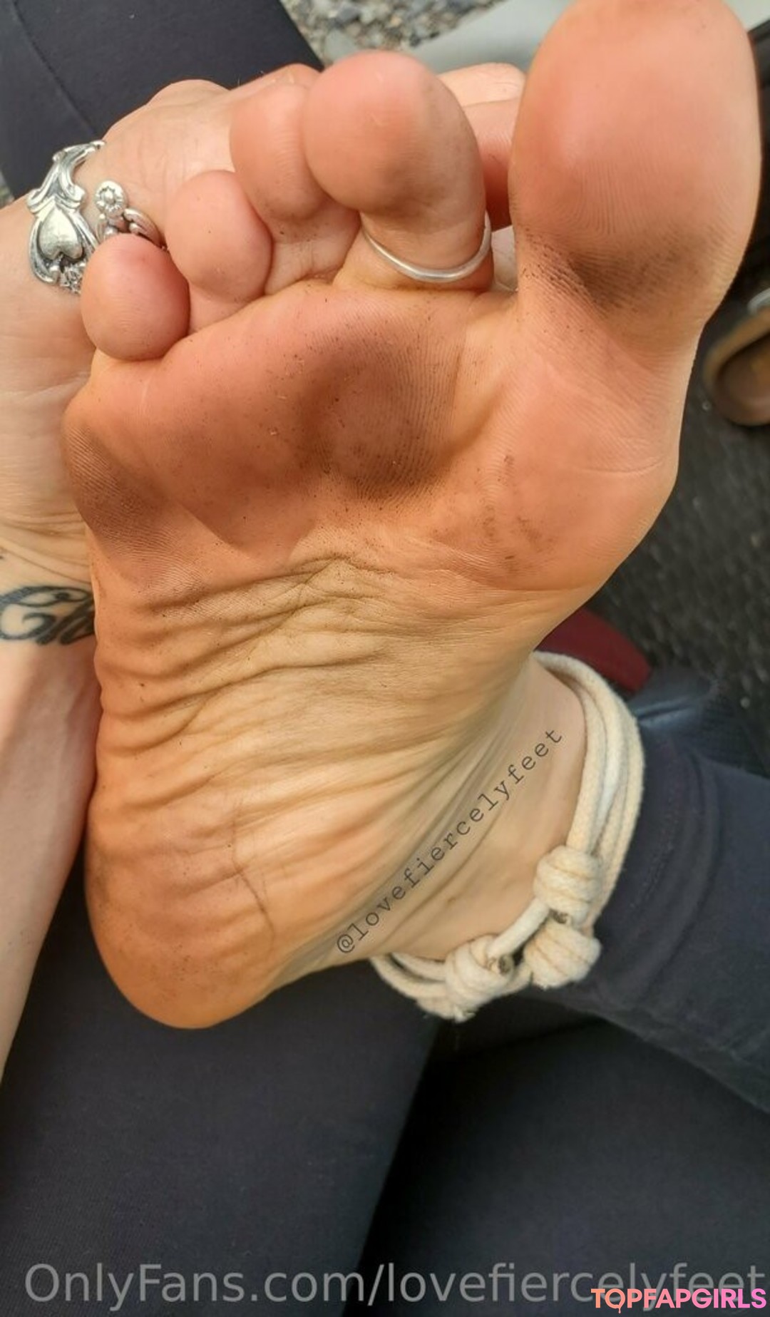 Foto desnuda filtrada de OnlyFans de Lovefiercelyfeet #59 Foto desnuda filtrada de OnlyFans de Lovefiercelyfeet #59