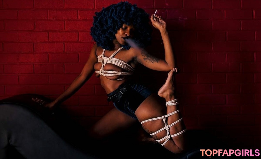 Foto desnuda filtrada de OnlyFans de Moonchild Sanelly #14 Foto desnuda filtrada de OnlyFans de Moonchild Sanelly #14