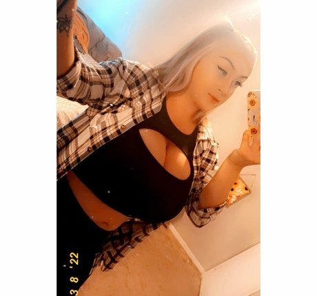 Foto desnuda filtrada de OnlyFans de Destinee C