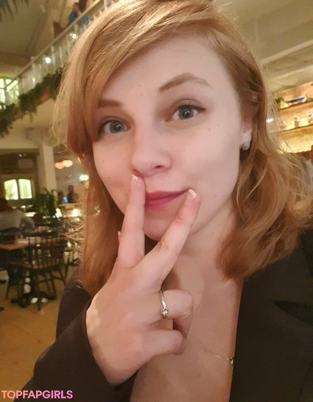 Foto desnuda filtrada de OnlyFans de Sydney Poniewaz #68 Foto desnuda filtrada de OnlyFans de Sydney Poniewaz #68