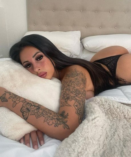Foto desnuda filtrada de OnlyFans de Emi Becerra
