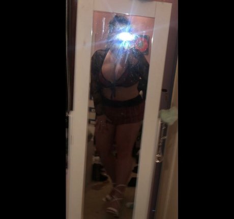 Foto desnuda filtrada de OnlyFans de Emily J