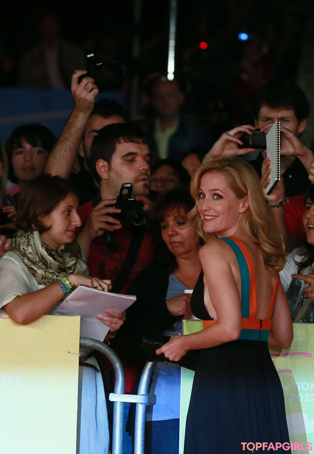 Foto desnuda filtrada de OnlyFans de Gillian Anderson #124 Foto desnuda filtrada de OnlyFans de Gillian Anderson #124