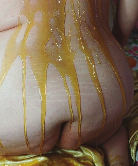 Foto desnuda filtrada de OnlyFans de Honeybuntv