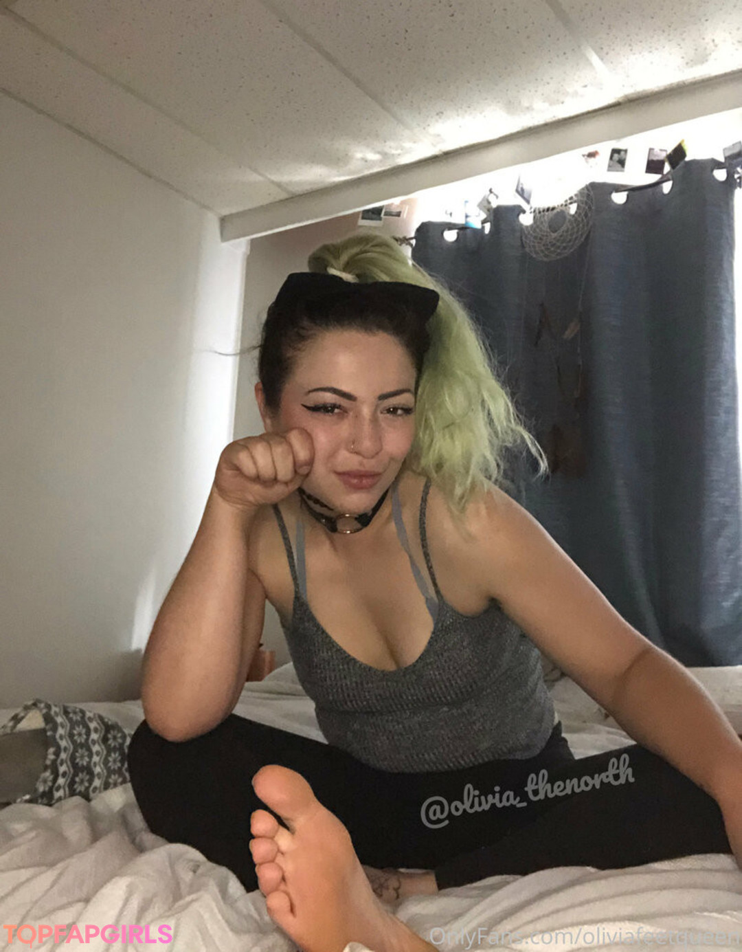 Foto desnuda filtrada de OnlyFans de Oliviafeetqueen #21 Foto desnuda filtrada de OnlyFans de Oliviafeetqueen #21