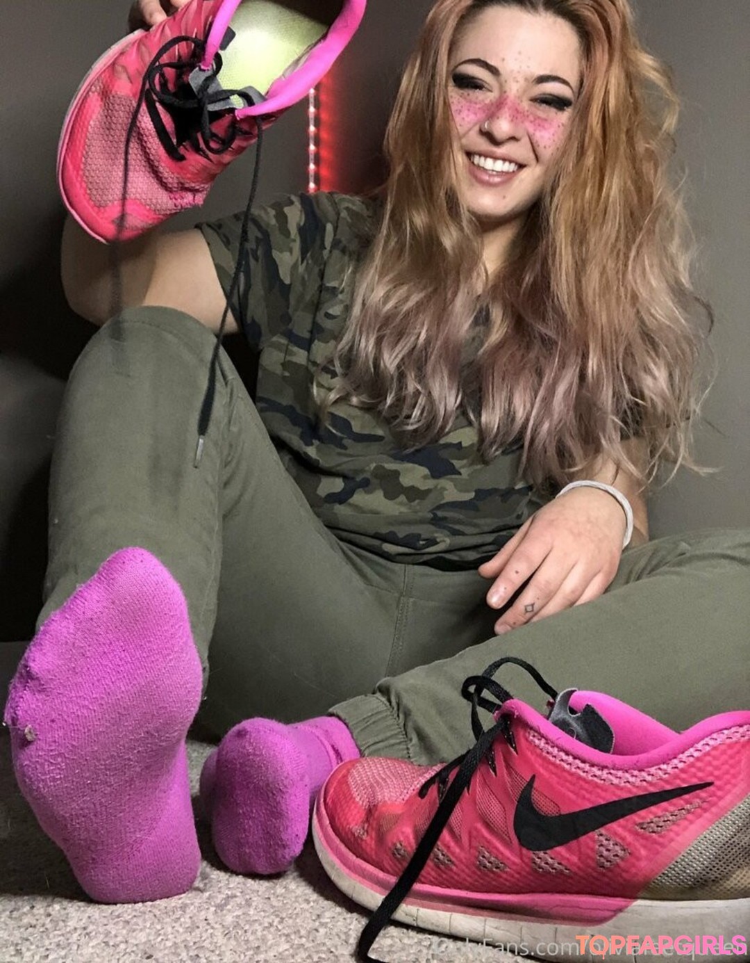 Foto desnuda filtrada de OnlyFans de Oliviafeetqueen #25 Foto desnuda filtrada de OnlyFans de Oliviafeetqueen #25