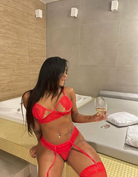 Mirela Vasconcelos