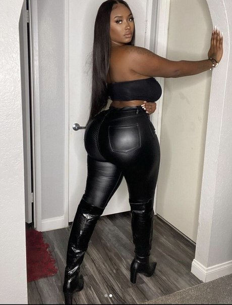 Foto desnuda filtrada de OnlyFans de Nathalia Domingos