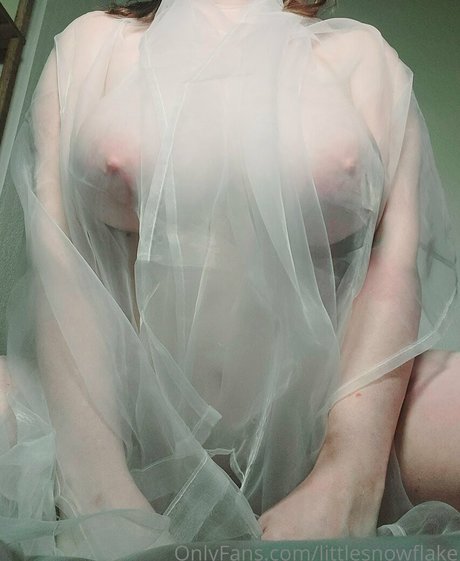 Foto desnuda filtrada de OnlyFans de Littlesnowflake