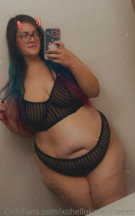 Foto desnuda filtrada de OnlyFans de Xohellokittenfreexo
