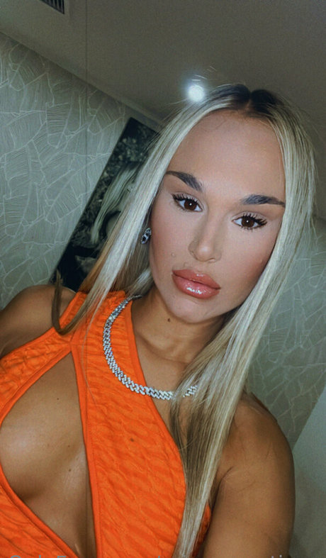 Arianasantiago