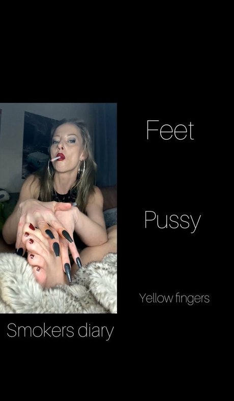 Foto desnuda filtrada de OnlyFans de Smokingqueenalina