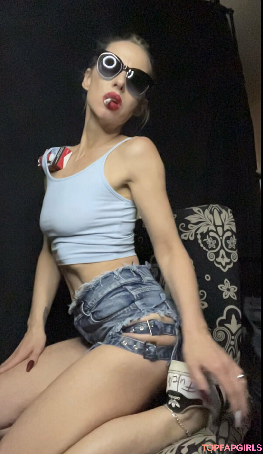 Foto desnuda filtrada de OnlyFans de Smokingqueenalina #82 Foto desnuda filtrada de OnlyFans de Smokingqueenalina #82