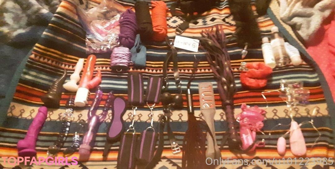 Foto desnuda filtrada de OnlyFans de Succubuskitty420 #1 Foto desnuda filtrada de OnlyFans de Succubuskitty420 #1