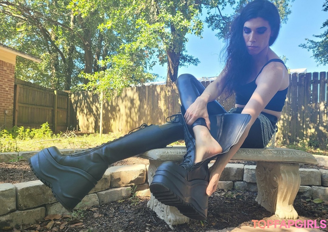 Foto desnuda filtrada de OnlyFans de Maemerciless #132 Foto desnuda filtrada de OnlyFans de Maemerciless #132