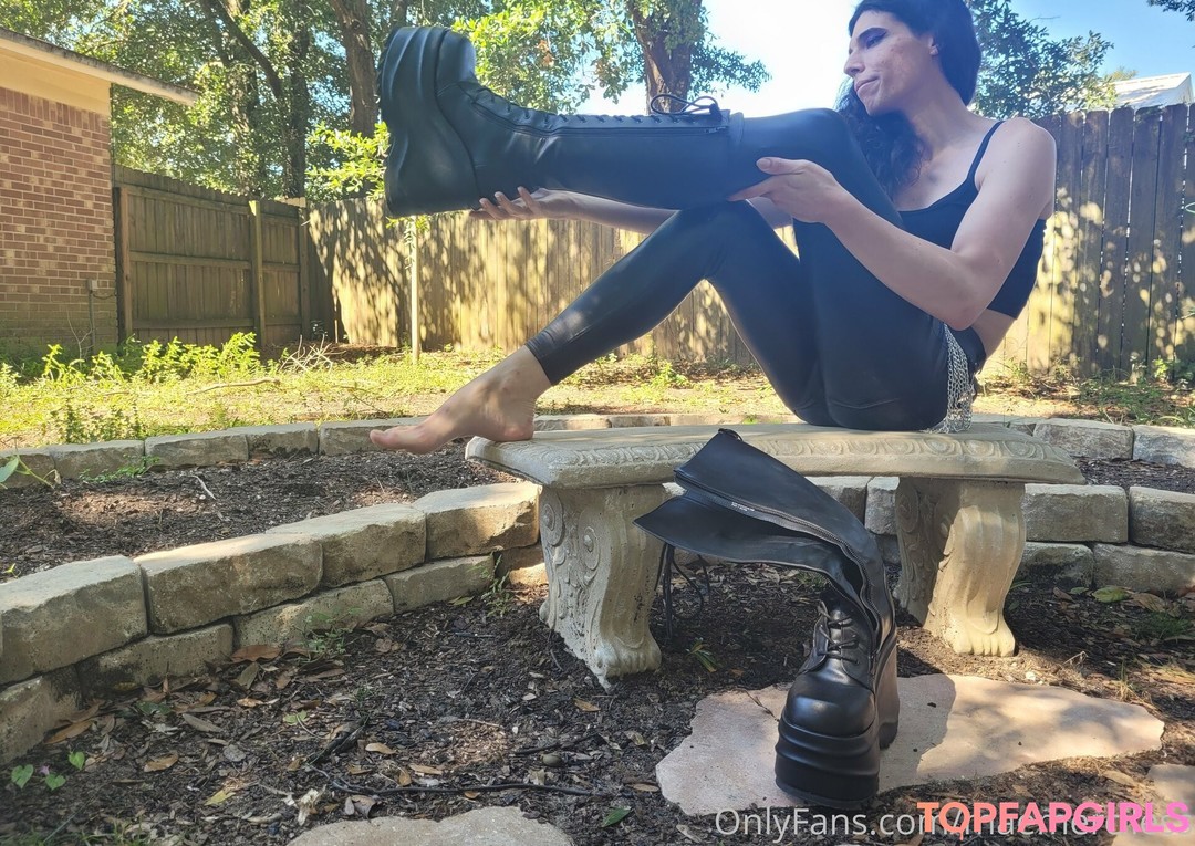 Foto desnuda filtrada de OnlyFans de Maemerciless #141 Foto desnuda filtrada de OnlyFans de Maemerciless #141