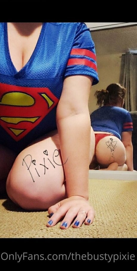 Foto desnuda filtrada de OnlyFans de Thebustypixie