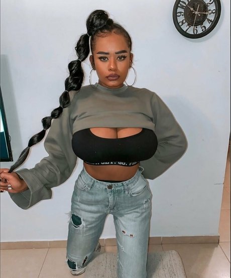 Foto desnuda filtrada de OnlyFans de Justnati