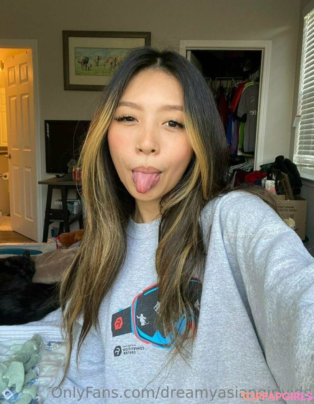 Foto desnuda filtrada de OnlyFans de Dreamyasiangirlvids #2 Foto desnuda filtrada de OnlyFans de Dreamyasiangirlvids #2