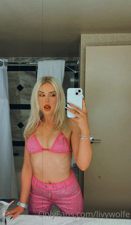 Foto desnuda filtrada de OnlyFans de Livywolfe