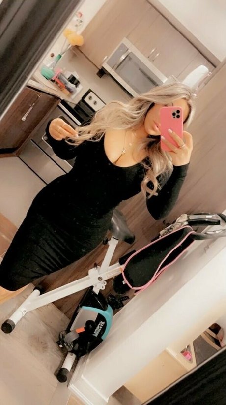 Foto desnuda filtrada de OnlyFans de Milliondollamamiiii