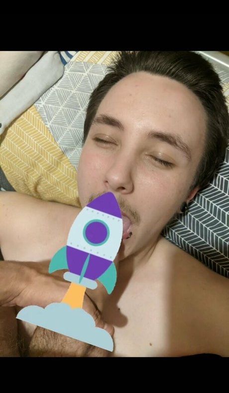 Foto desnuda filtrada de OnlyFans de Stxnedandalxne