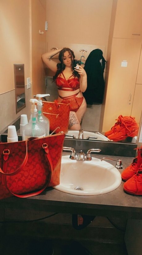 Foto desnuda filtrada de OnlyFans de Champagnepetti