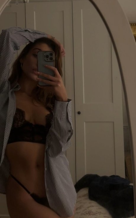 Foto desnuda filtrada de OnlyFans de Leyla Sitki